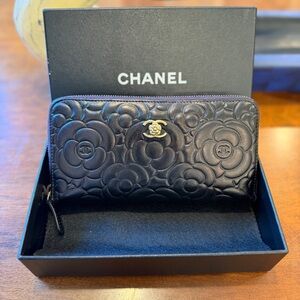 Chanel compact wallet